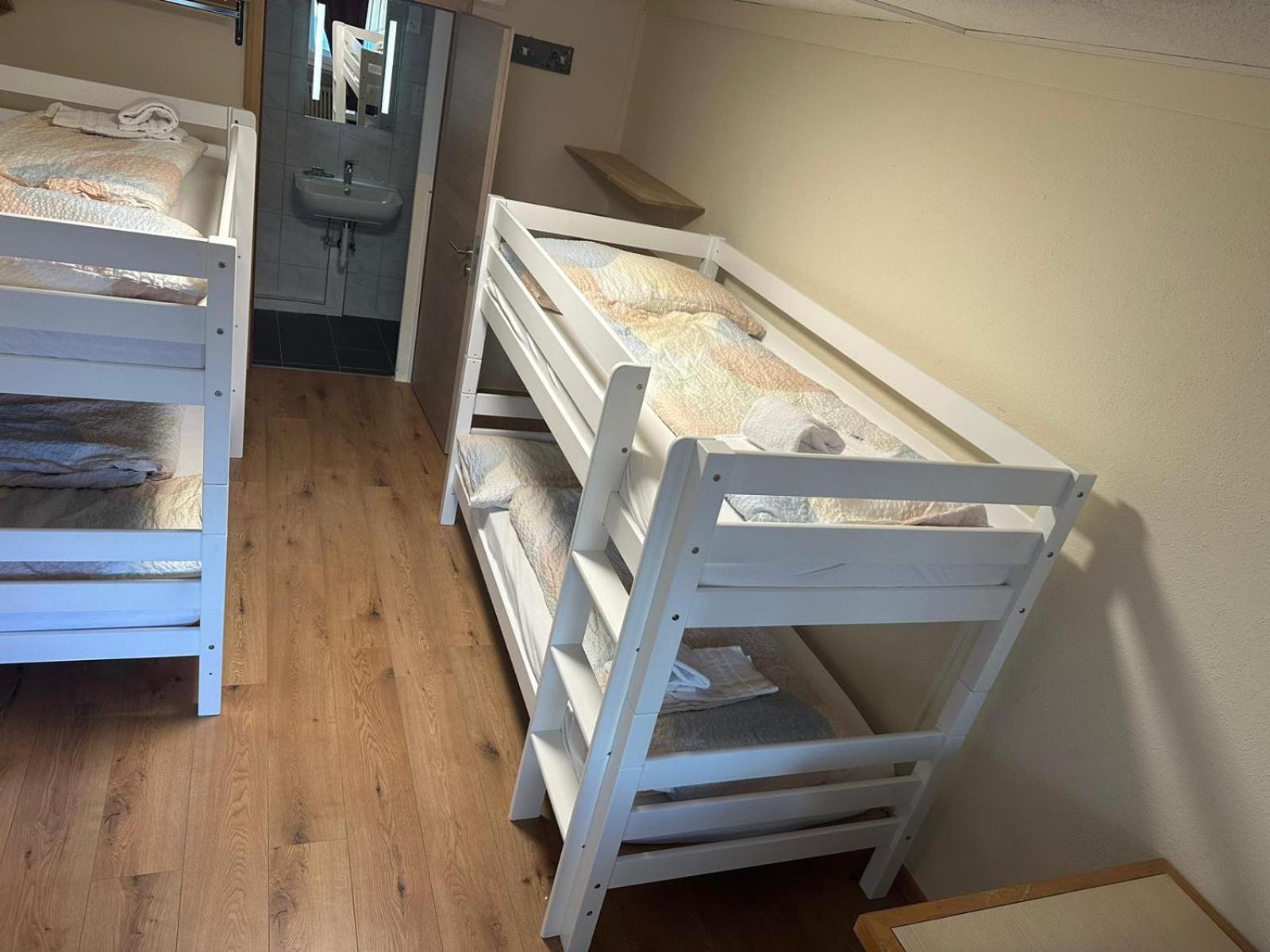 باربان Hostel By Grischalodge المظهر الخارجي الصورة